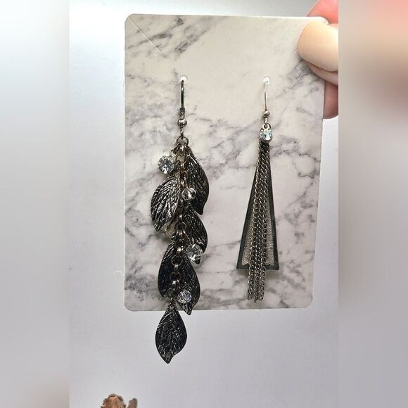 "5/$25" Mismatched Silvertone Brutalist Viking Dangle Earrings - Picture 1 of 4